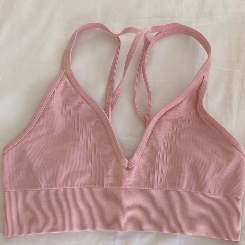 Lululemon Stretchy Ribbed Pink Sports Bra - Size 6